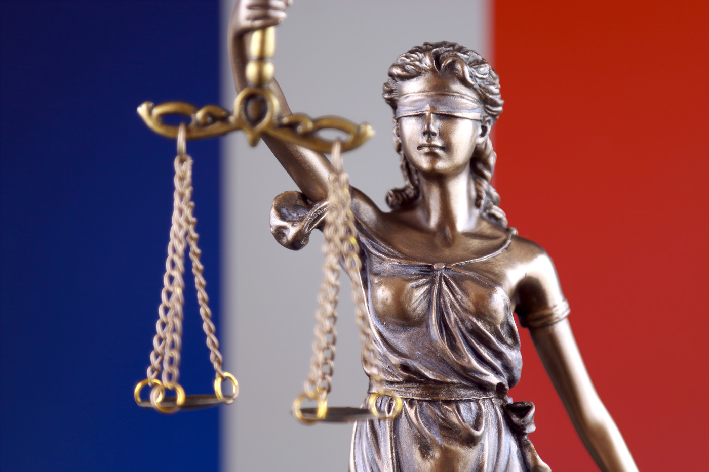 AVOCAT :  la justice est bel et bien devenue «une force autonome qui entend exercer une influence directement politique sur la société française